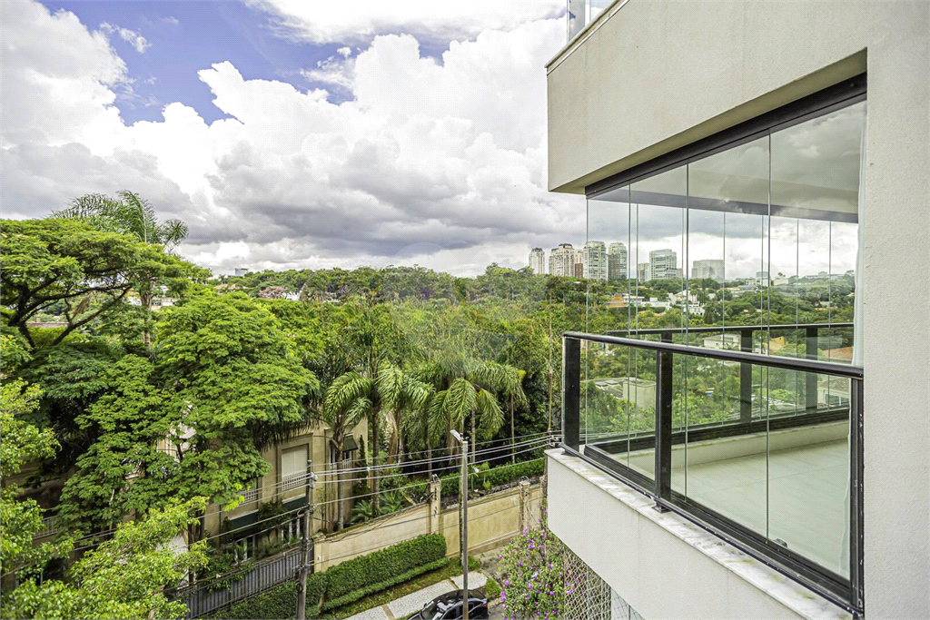 Cobertura duplex 273m² com 3 suítes no coração do Cidade Jardim