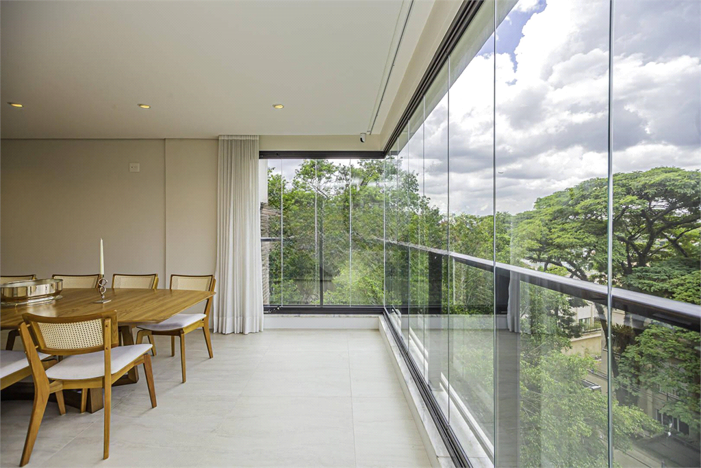 Cobertura duplex 273m² com 3 suítes no coração do Cidade Jardim