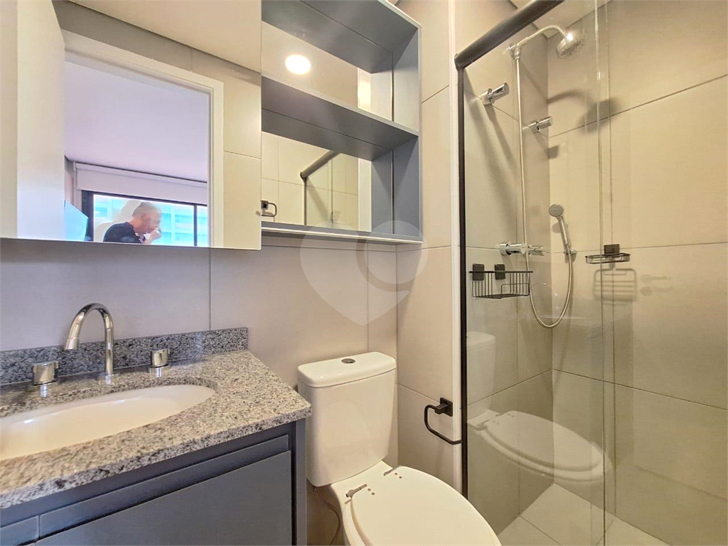 STUDIO MOBILIADO E EQUIPADO EM PINHEIROS.