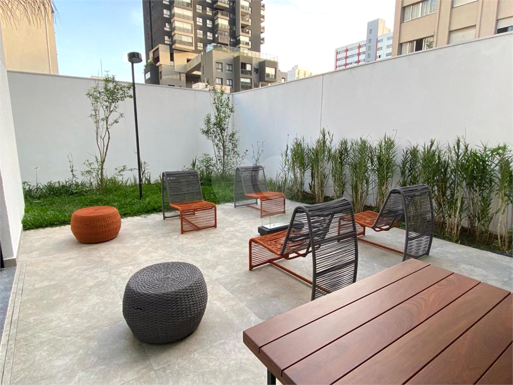 STUDIO MOBILIADO E EQUIPADO EM PINHEIROS.