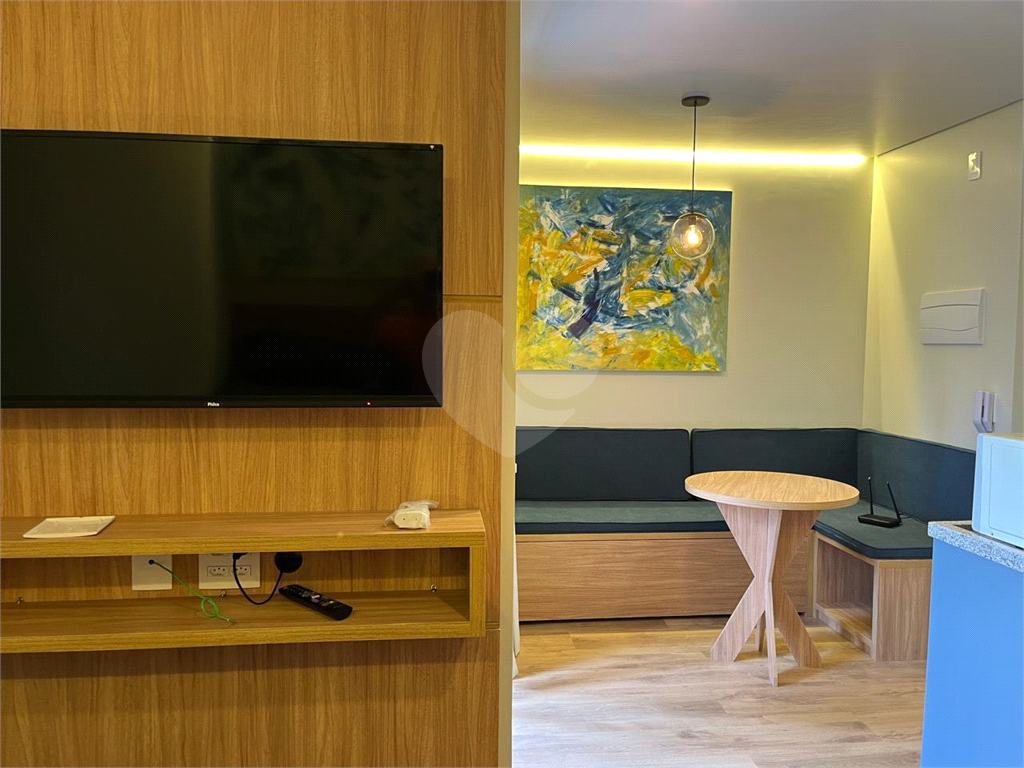 STUDIO MOBILIADO E EQUIPADO EM PINHEIROS.