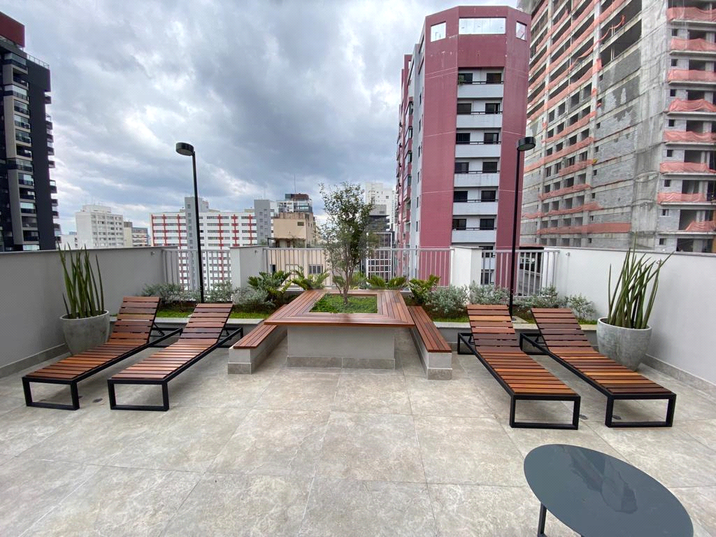 STUDIO MOBILIADO E EQUIPADO EM PINHEIROS.