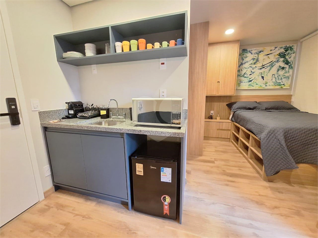 STUDIO MOBILIADO E EQUIPADO EM PINHEIROS.