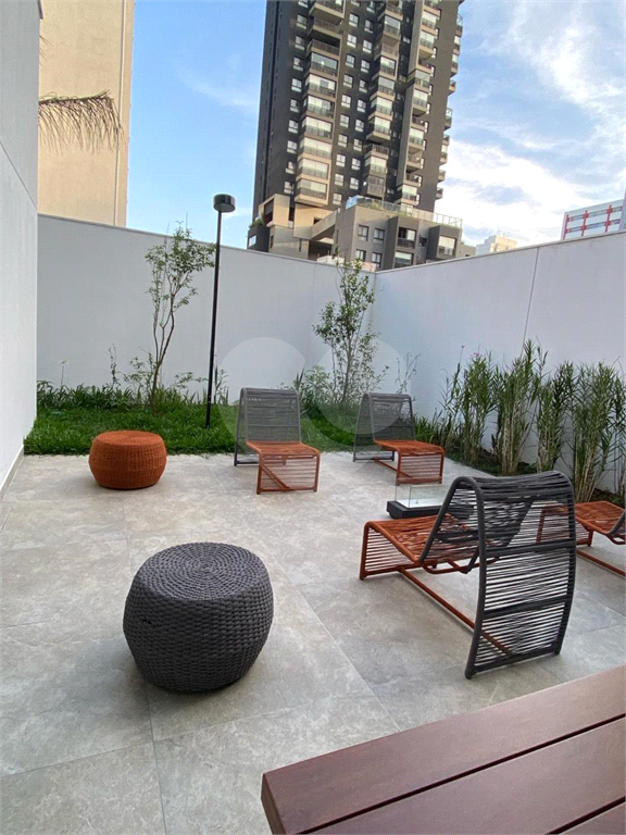 STUDIO MOBILIADO E EQUIPADO EM PINHEIROS.