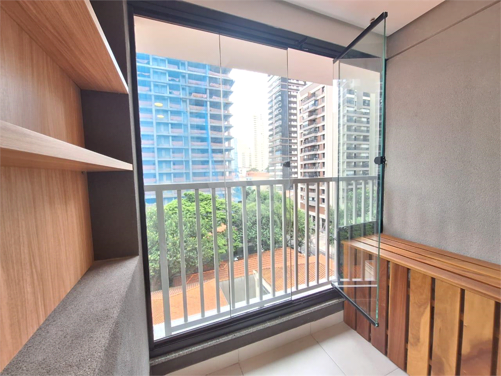 STUDIO MOBILIADO E EQUIPADO EM PINHEIROS.