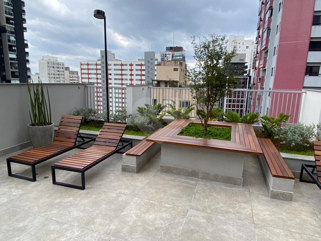 STUDIO MOBILIADO E EQUIPADO EM PINHEIROS.