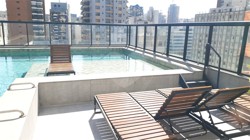 STUDIO MOBILIADO E EQUIPADO EM PINHEIROS.