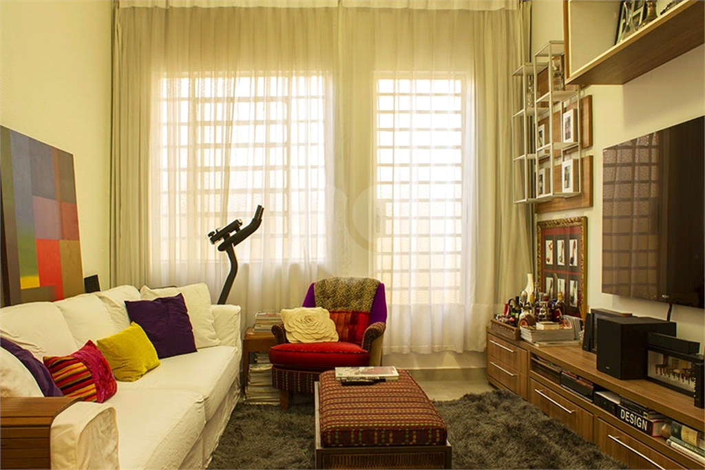 APARTAMENTO em BELA VISTA