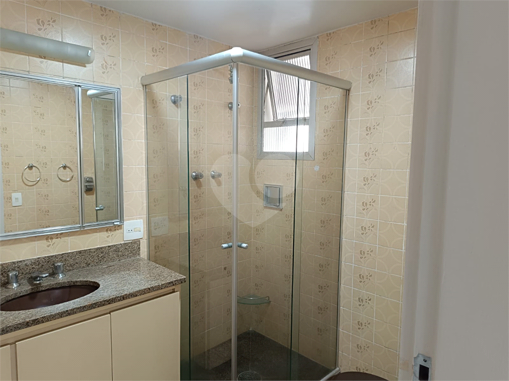 Apartamento em Moema com 3 quartos