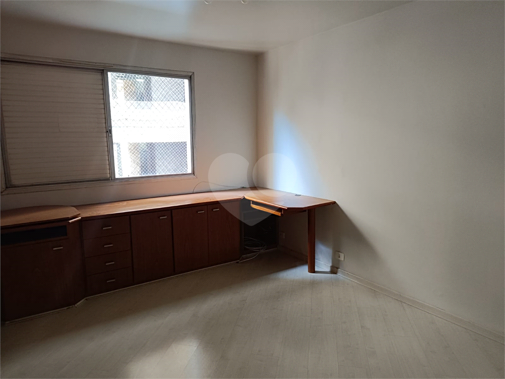 Apartamento em Moema com 3 quartos