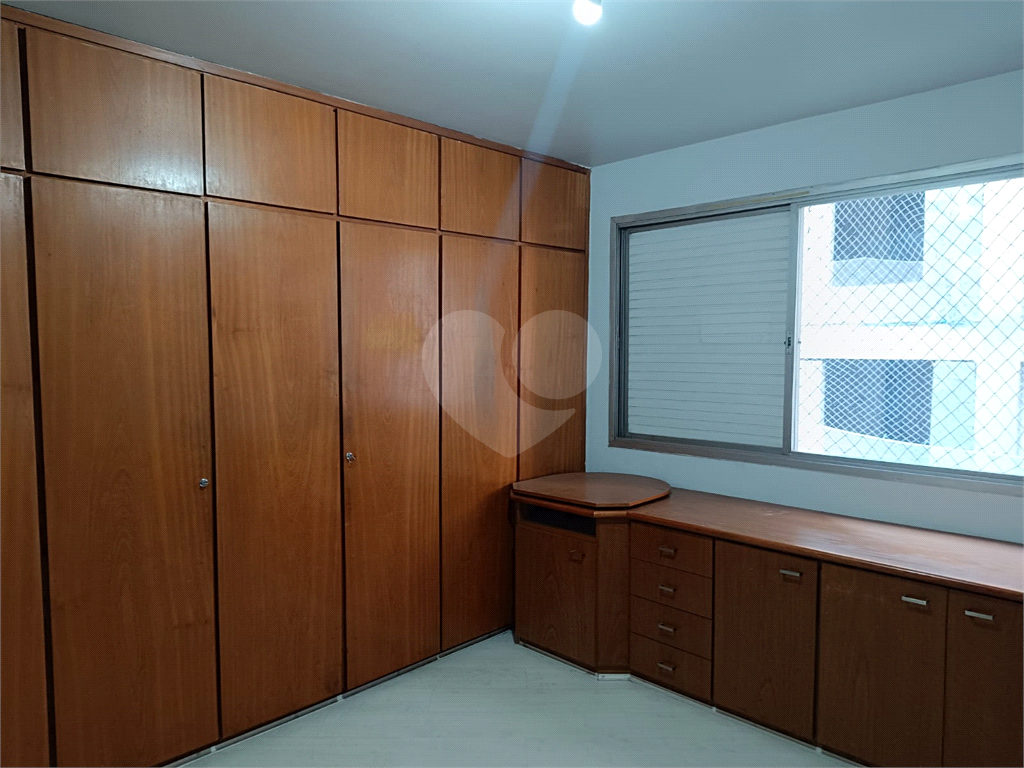 Apartamento em Moema com 3 quartos