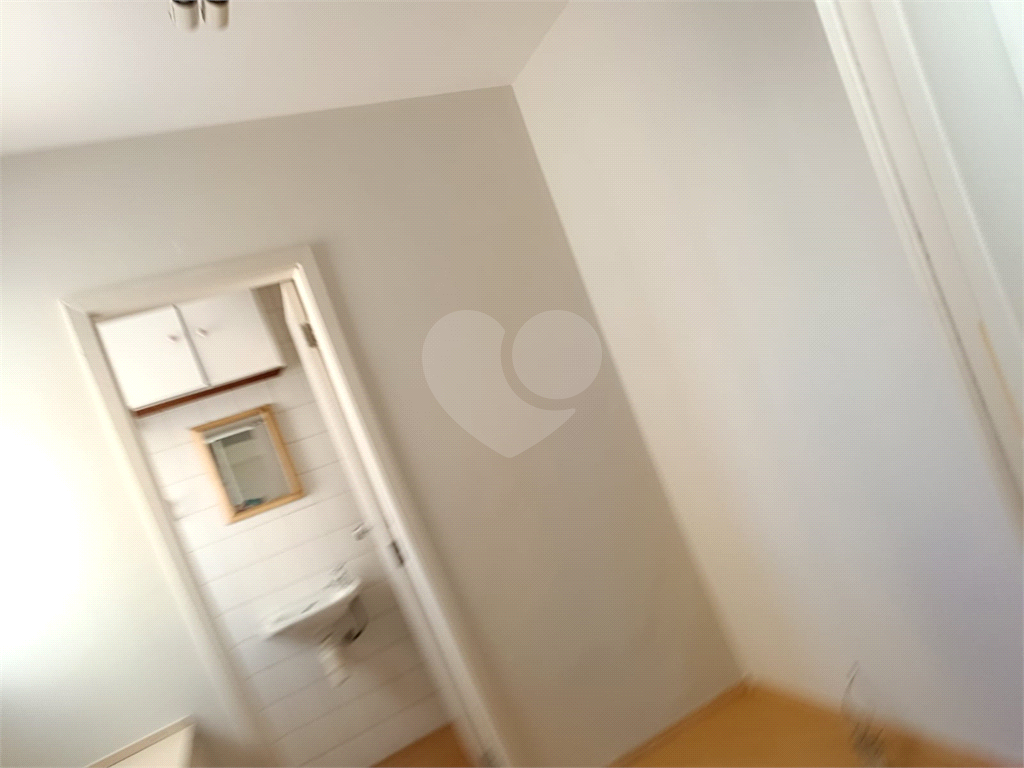 Apartamento em Moema com 3 quartos