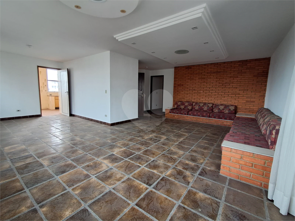 Imóvel de 165m² com ampla sala de estar estar cozinha e copa 3 quartos 1 suíte 1 vaga de garagem Perdizes