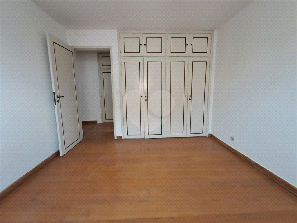 Imóvel de 165m² com ampla sala de estar estar cozinha e copa 3 quartos 1 suíte 1 vaga de garagem Perdizes