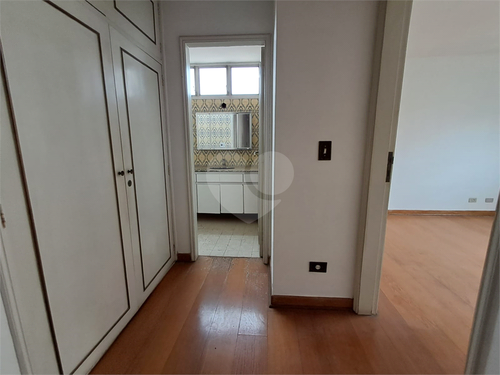 Imóvel de 165m² com ampla sala de estar estar cozinha e copa 3 quartos 1 suíte 1 vaga de garagem Perdizes