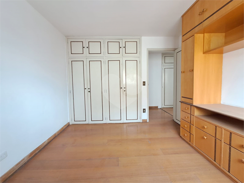 Imóvel de 165m² com ampla sala de estar estar cozinha e copa 3 quartos 1 suíte 1 vaga de garagem Perdizes