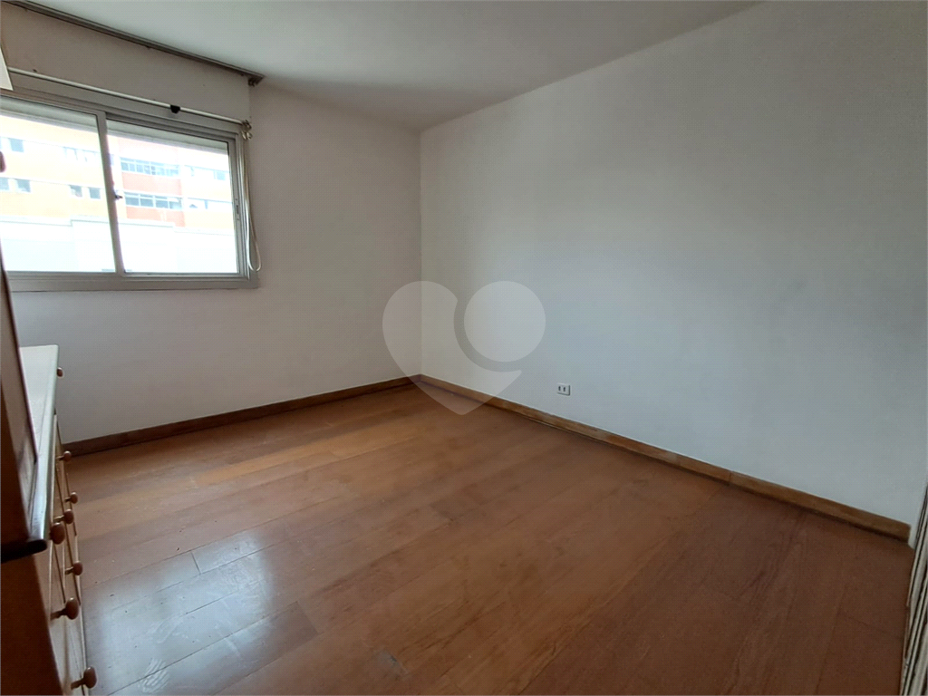 Imóvel de 165m² com ampla sala de estar estar cozinha e copa 3 quartos 1 suíte 1 vaga de garagem Perdizes