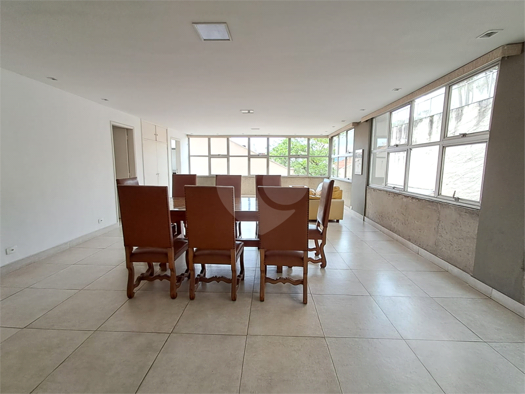 Imóvel de 165m² com ampla sala de estar estar cozinha e copa 3 quartos 1 suíte 1 vaga de garagem Perdizes