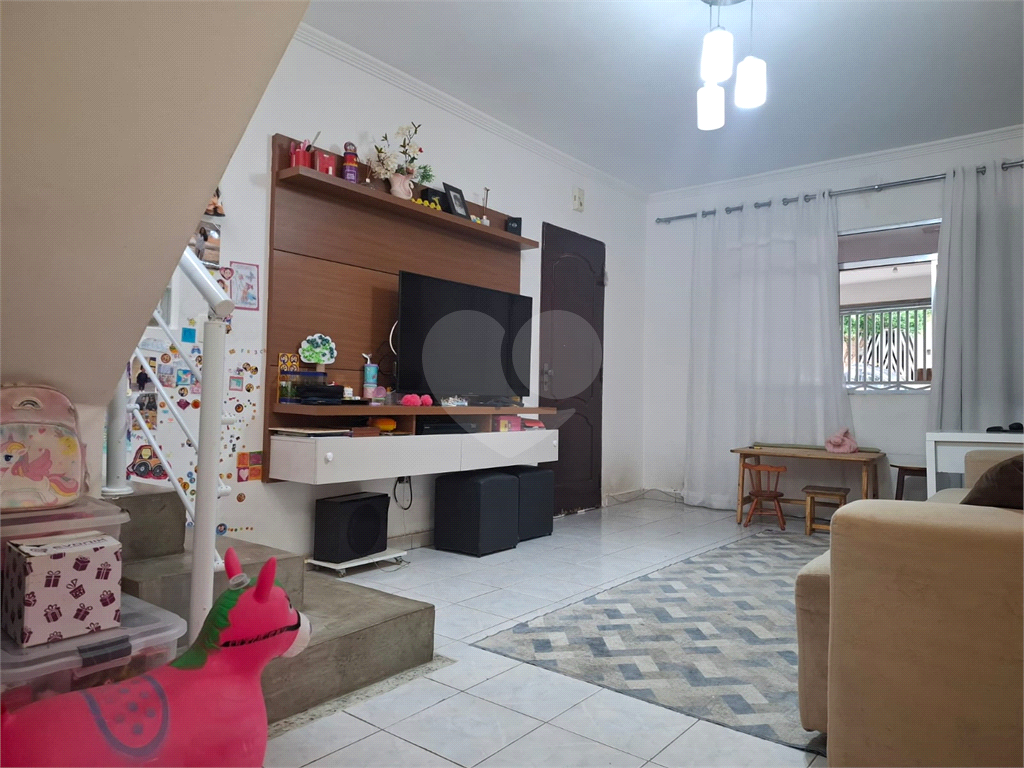 Sobrado venda Jardim Recanto Verde com 182m2, 3 quartos, 1 suíte, sala, cozinha, lavabo, quintal, porão, 2 vagas de garagem. 