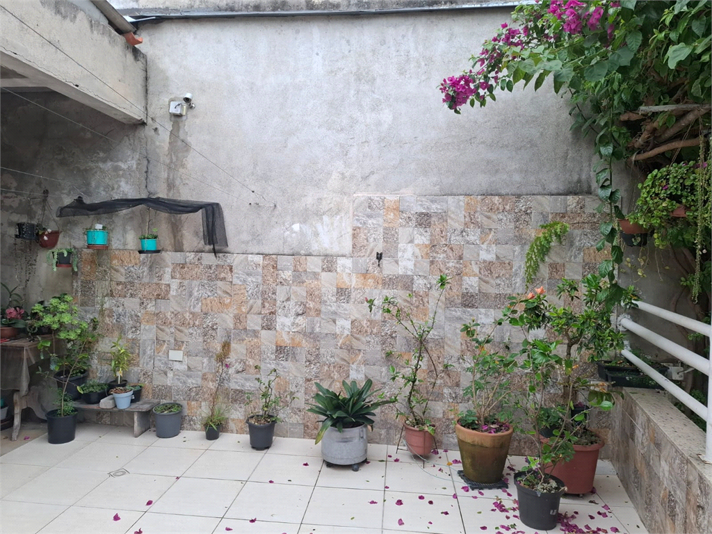 Sobrado venda Jardim Recanto Verde com 182m2, 3 quartos, 1 suíte, sala, cozinha, lavabo, quintal, porão, 2 vagas de garagem. 