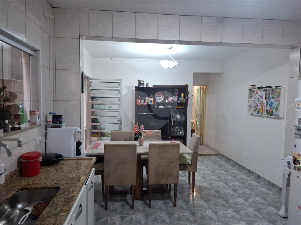 Sobrado venda Jardim Recanto Verde com 182m2, 3 quartos, 1 suíte, sala, cozinha, lavabo, quintal, porão, 2 vagas de garagem. 