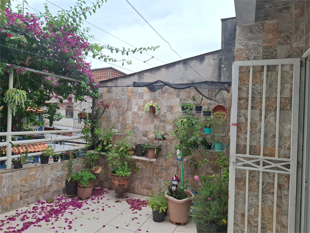 Sobrado venda Jardim Recanto Verde com 182m2, 3 quartos, 1 suíte, sala, cozinha, lavabo, quintal, porão, 2 vagas de garagem. 