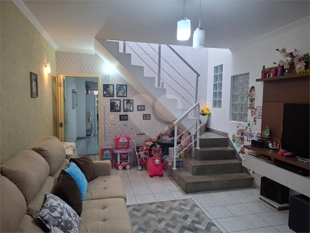 Sobrado venda Jardim Recanto Verde com 182m2, 3 quartos, 1 suíte, sala, cozinha, lavabo, quintal, porão, 2 vagas de garagem. 