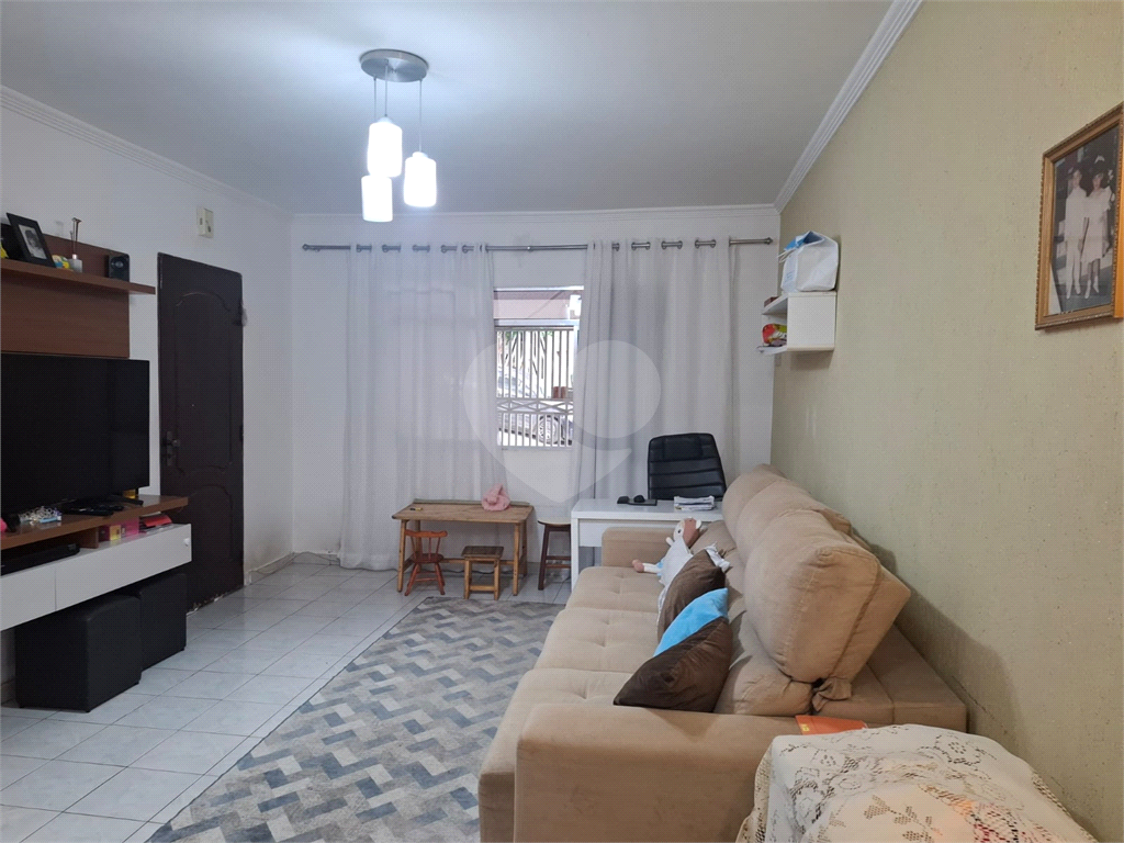 Sobrado venda Jardim Recanto Verde com 182m2, 3 quartos, 1 suíte, sala, cozinha, lavabo, quintal, porão, 2 vagas de garagem. 