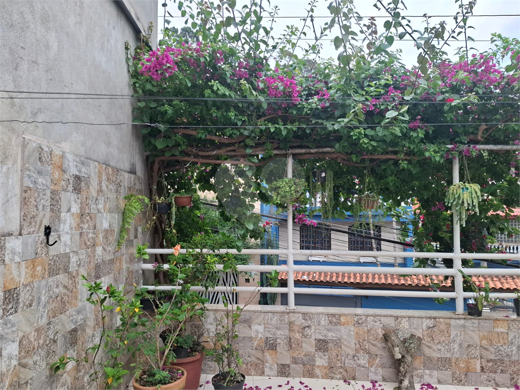 Sobrado venda Jardim Recanto Verde com 182m2, 3 quartos, 1 suíte, sala, cozinha, lavabo, quintal, porão, 2 vagas de garagem. 