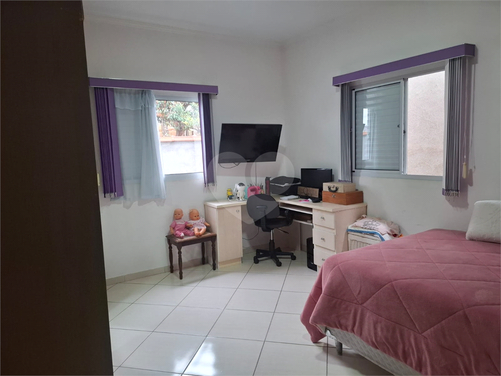 Sobrado venda Jardim Recanto Verde com 182m2, 3 quartos, 1 suíte, sala, cozinha, lavabo, quintal, porão, 2 vagas de garagem. 