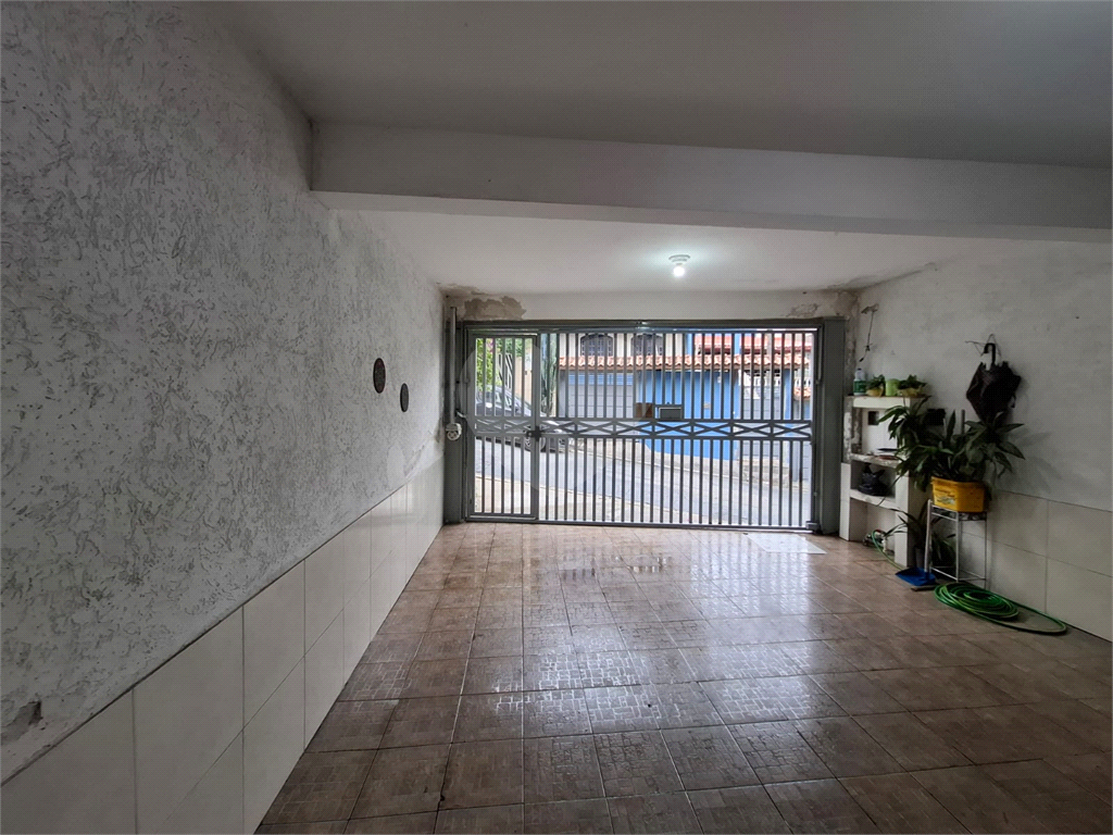 Sobrado venda Jardim Recanto Verde com 182m2, 3 quartos, 1 suíte, sala, cozinha, lavabo, quintal, porão, 2 vagas de garagem. 