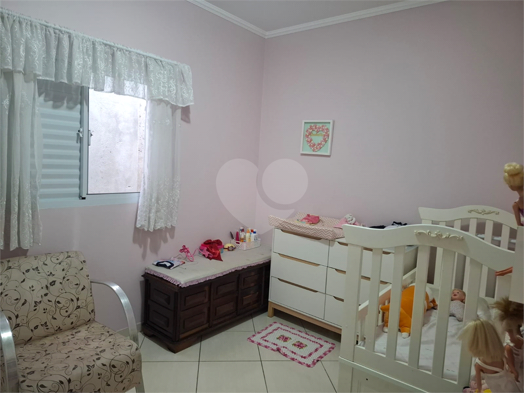 Sobrado venda Jardim Recanto Verde com 182m2, 3 quartos, 1 suíte, sala, cozinha, lavabo, quintal, porão, 2 vagas de garagem. 