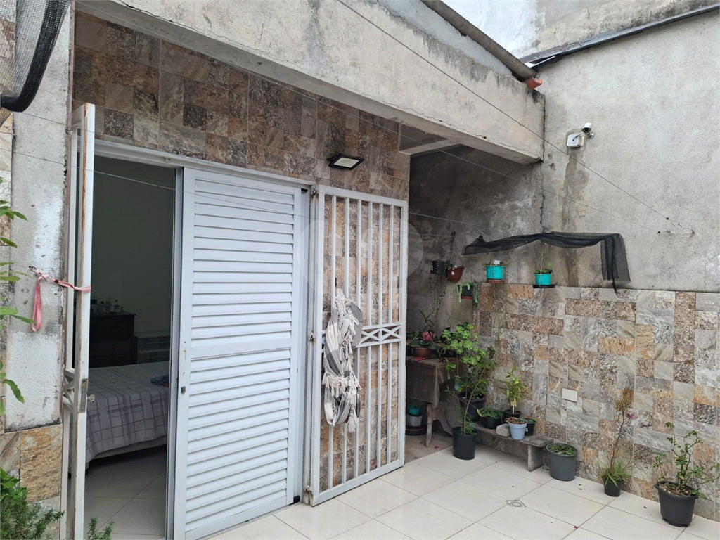 Sobrado venda Jardim Recanto Verde com 182m2, 3 quartos, 1 suíte, sala, cozinha, lavabo, quintal, porão, 2 vagas de garagem. 