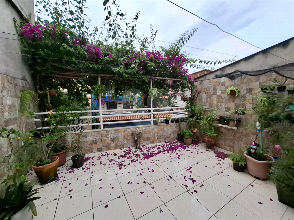 Sobrado venda Jardim Recanto Verde com 182m2, 3 quartos, 1 suíte, sala, cozinha, lavabo, quintal, porão, 2 vagas de garagem. 