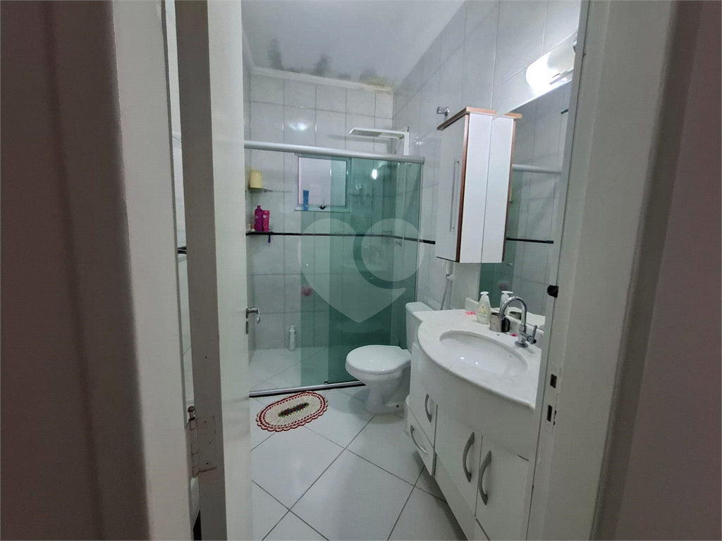 Sobrado venda Jardim Recanto Verde com 182m2, 3 quartos, 1 suíte, sala, cozinha, lavabo, quintal, porão, 2 vagas de garagem. 