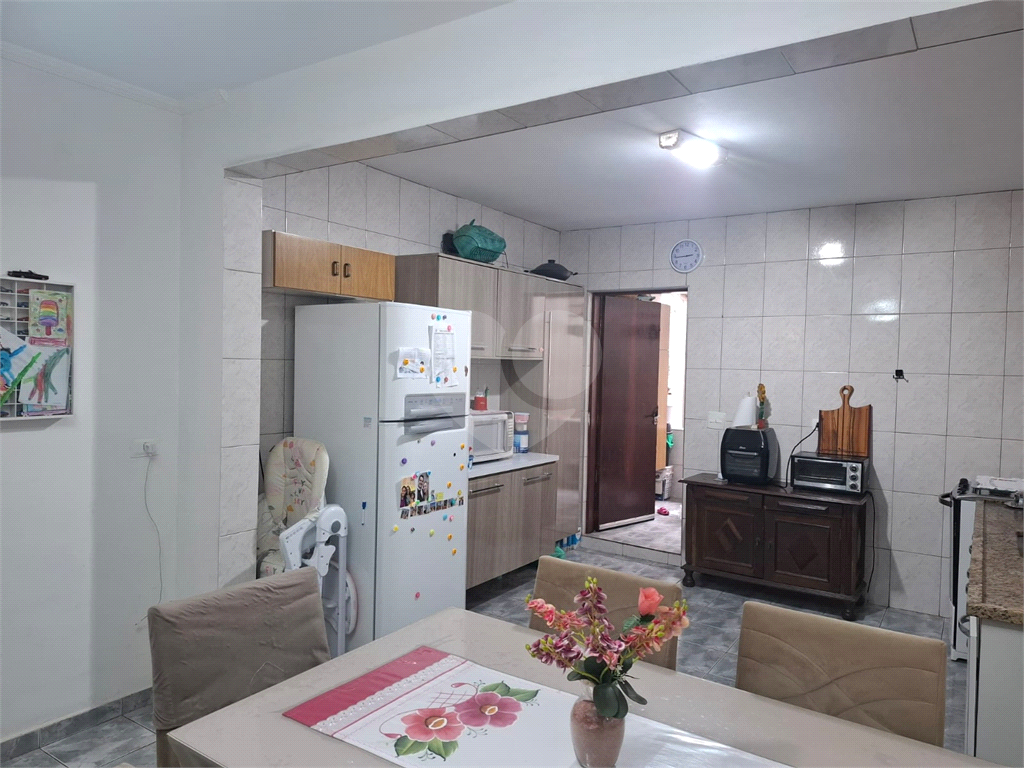 Sobrado venda Jardim Recanto Verde com 182m2, 3 quartos, 1 suíte, sala, cozinha, lavabo, quintal, porão, 2 vagas de garagem. 