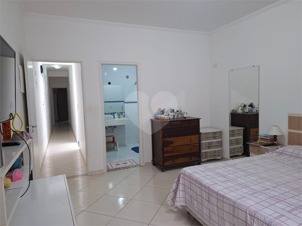 Sobrado venda Jardim Recanto Verde com 182m2, 3 quartos, 1 suíte, sala, cozinha, lavabo, quintal, porão, 2 vagas de garagem. 