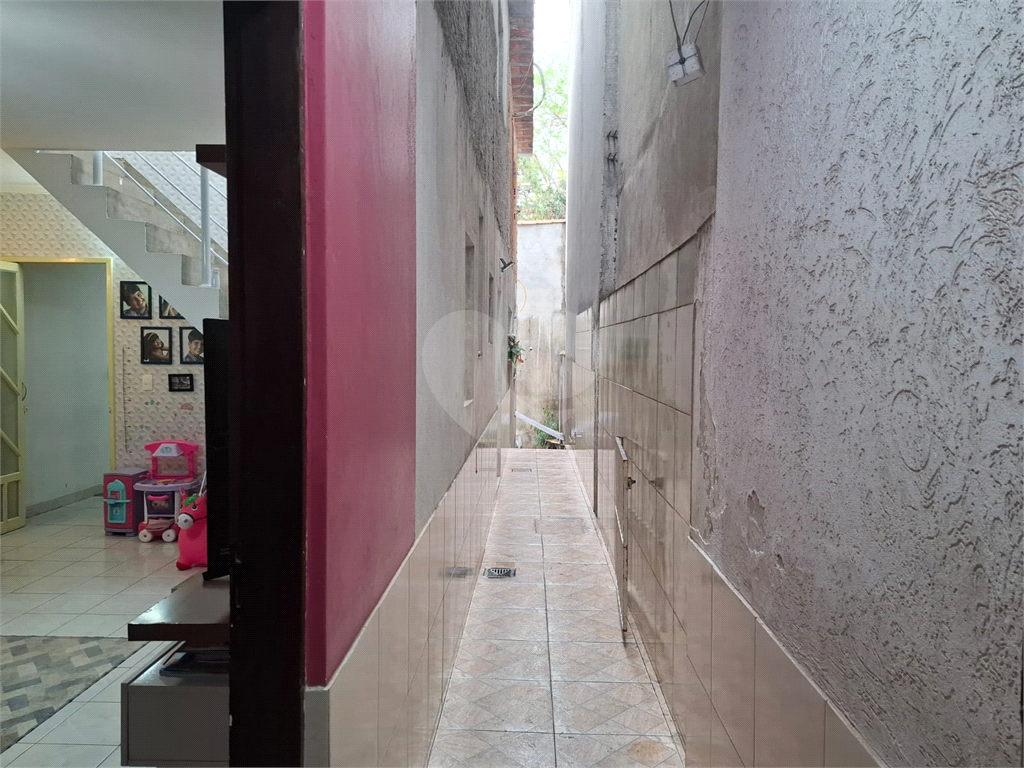 Sobrado venda Jardim Recanto Verde com 182m2, 3 quartos, 1 suíte, sala, cozinha, lavabo, quintal, porão, 2 vagas de garagem. 