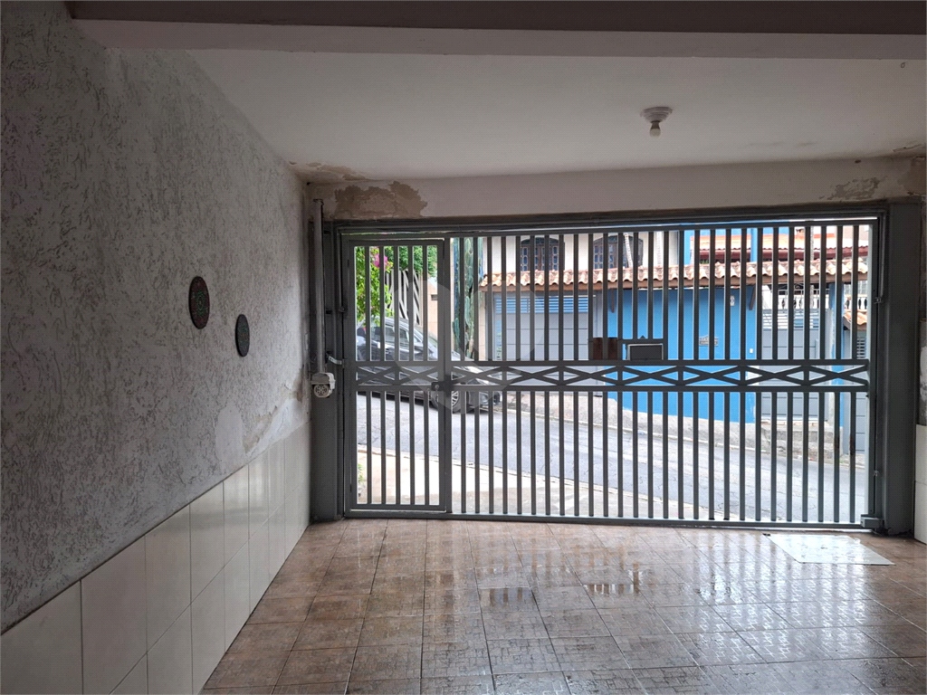 Sobrado venda Jardim Recanto Verde com 182m2, 3 quartos, 1 suíte, sala, cozinha, lavabo, quintal, porão, 2 vagas de garagem. 