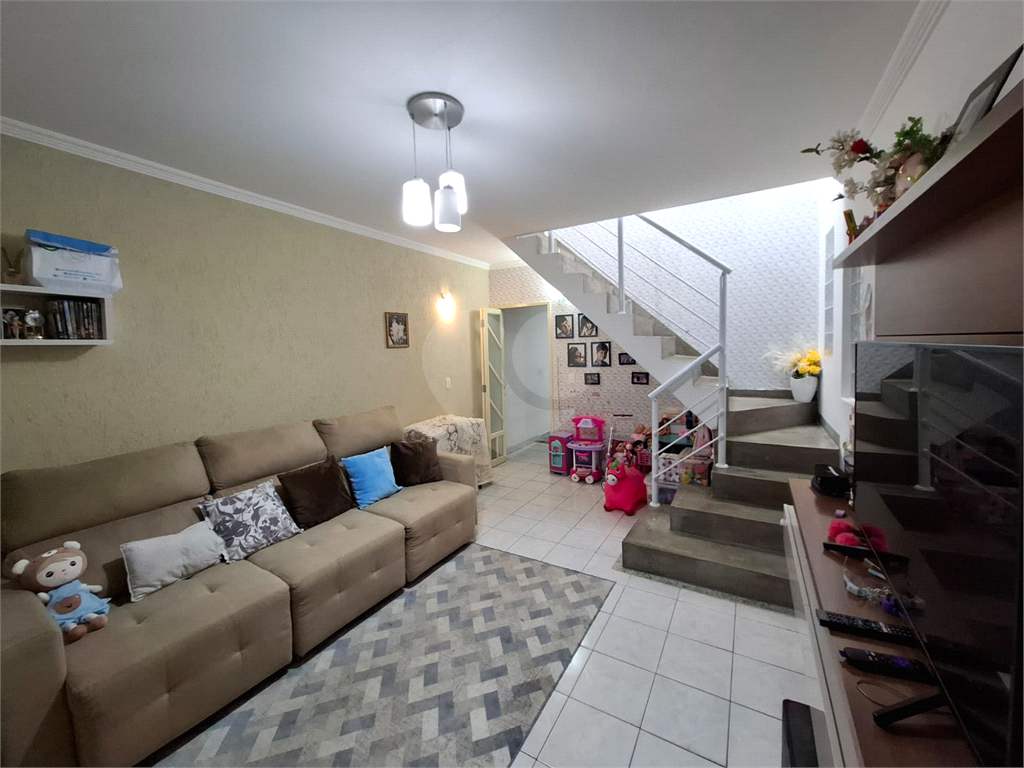 Sobrado venda Jardim Recanto Verde com 182m2, 3 quartos, 1 suíte, sala, cozinha, lavabo, quintal, porão, 2 vagas de garagem. 