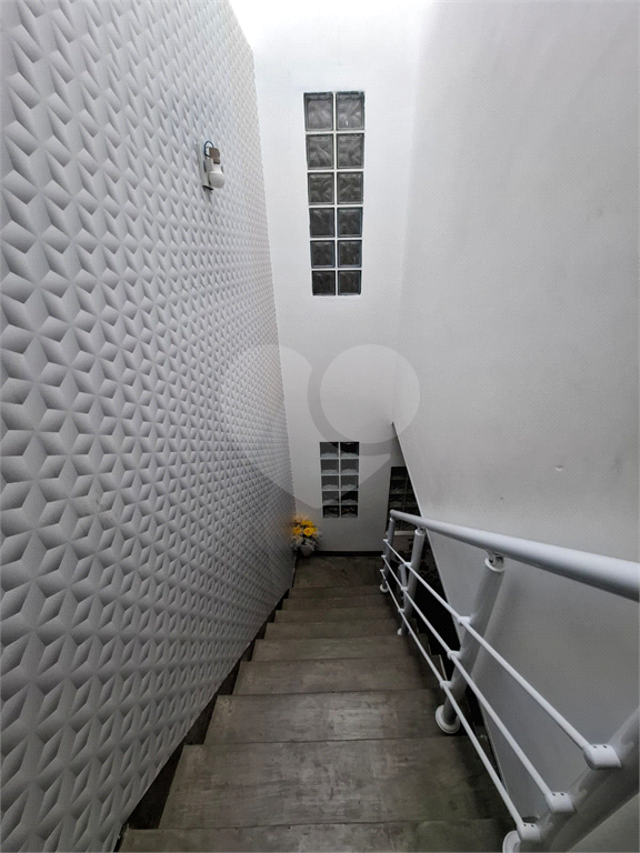 Sobrado venda Jardim Recanto Verde com 182m2, 3 quartos, 1 suíte, sala, cozinha, lavabo, quintal, porão, 2 vagas de garagem. 