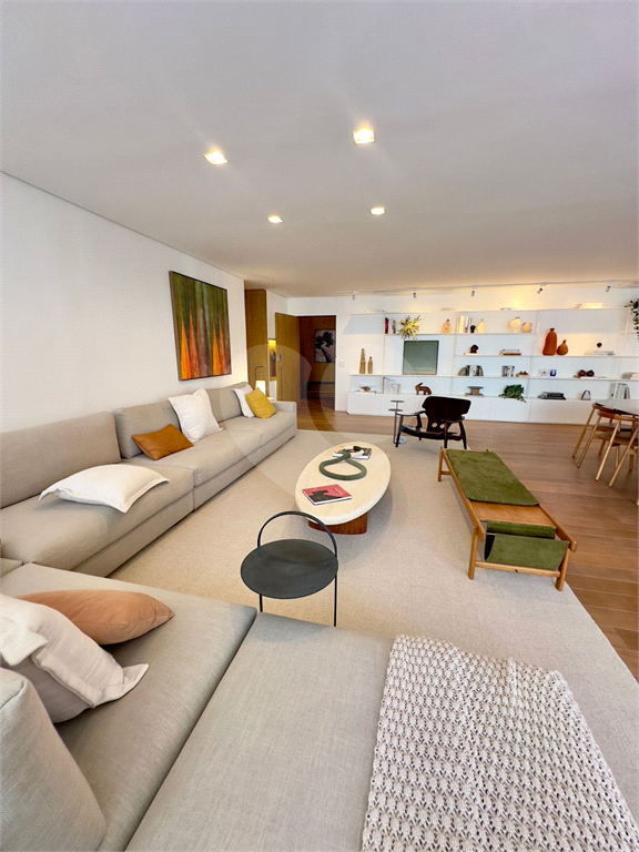 Brooklin Novo - Apto pronto - 229,36 m² - 4 suites - 3vgs