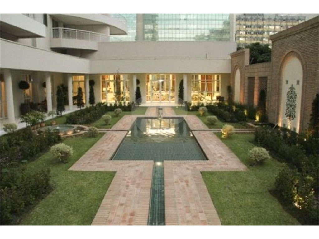 Flat Totalmente Mobiliado, para locação na Alameda Ministro Rocha de Azevedo, 38 – Jardins, São Paulo