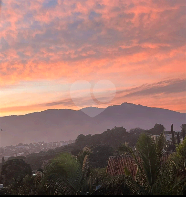 Casa para Locação 220m²| 3 Dormitórios| 3 Salas| Lareira | Área Gourmet com Piscina| Jardim Paulista em Atibaia