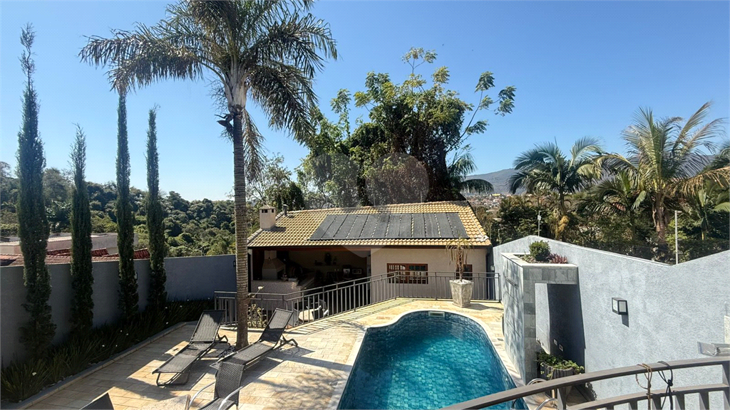 Casa para Locação 220m²| 3 Dormitórios| 3 Salas| Lareira | Área Gourmet com Piscina| Jardim Paulista em Atibaia