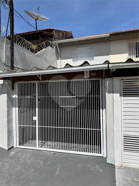 SOBRADO REFORMADO 2 DORMITÓRIOS ´À VENDA BOSQUE DA SAÚDE