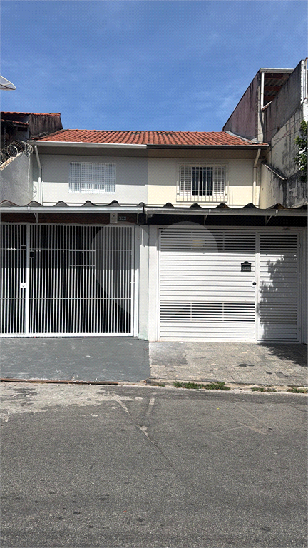 SOBRADO REFORMADO 2 DORMITÓRIOS ´À VENDA BOSQUE DA SAÚDE