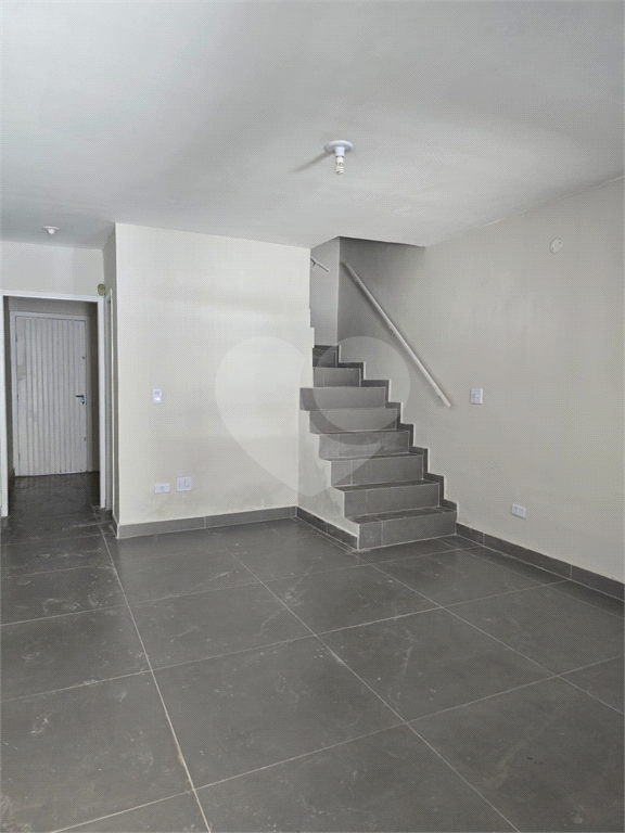 SOBRADO REFORMADO 2 DORMITÓRIOS ´À VENDA BOSQUE DA SAÚDE