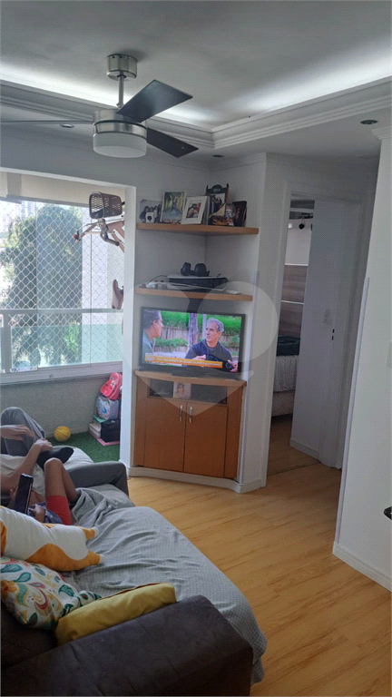 Apartamento a Venda Vila Maria com sacada, 2 dormitórios e 1 vaga fixa.