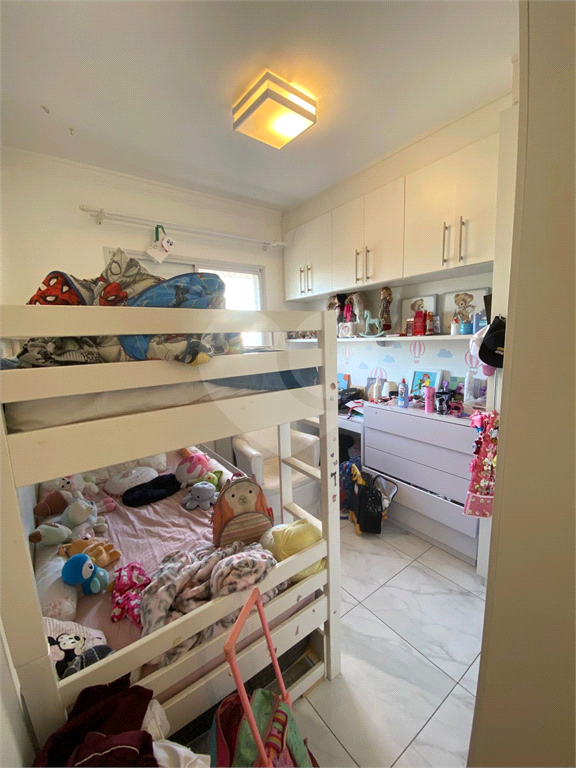 Apartamento para locação com 3 quartos e 2 vagas de garagem